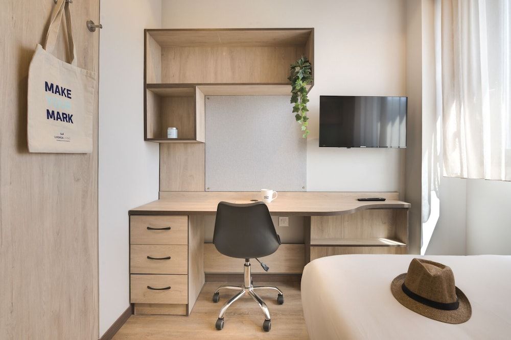 Livensa Living Studios Bilbao Superior Double Room 3