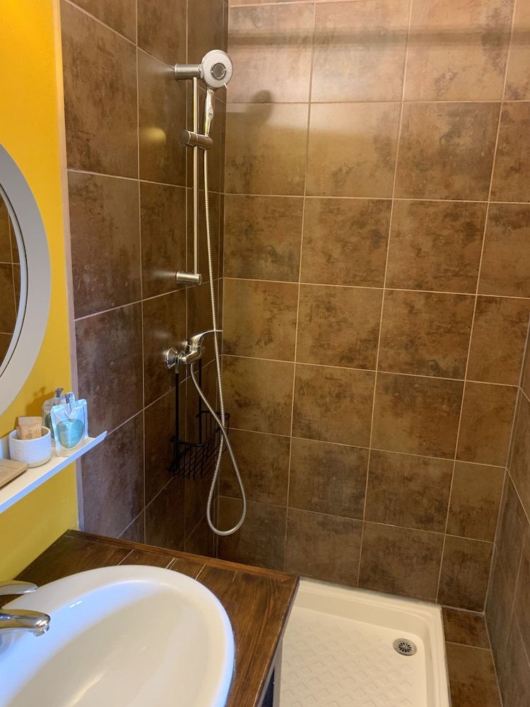 Lo Componaïro Double Room, Ensuite ( Isabelle,1er étage) 7