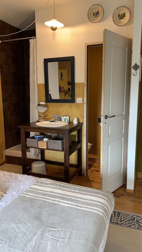 Lo Componaïro Standard Double Room, Ensuite, Garden View (Suzanne, 2em étage) 4