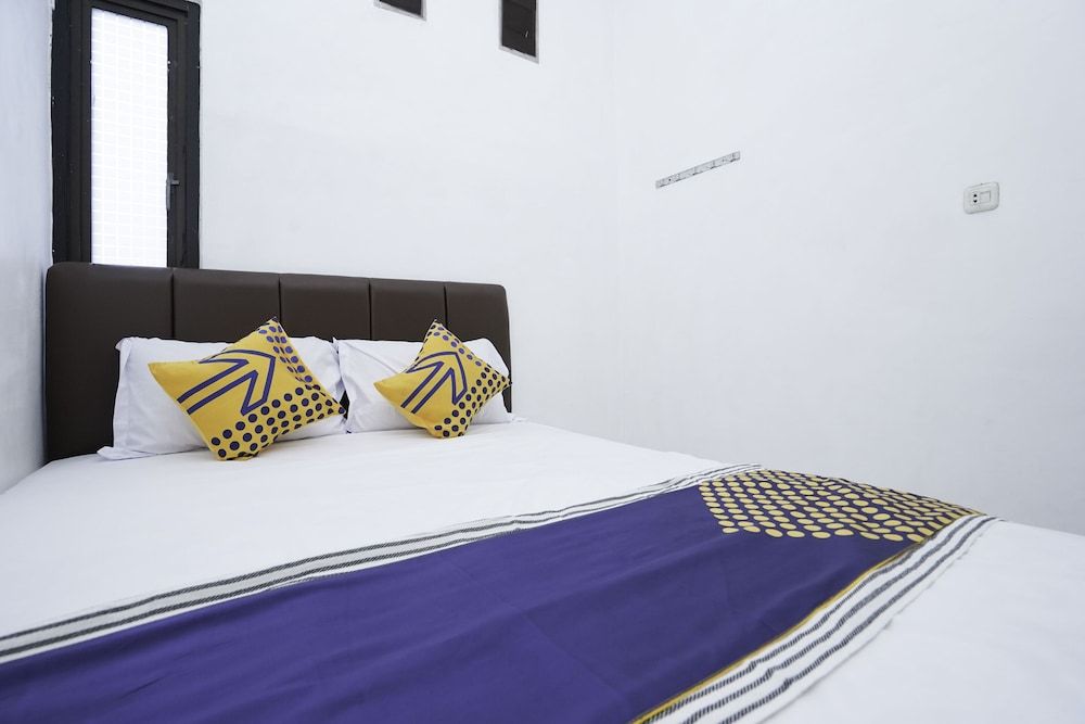 SPOT ON 2479 Berkah Residence Syariah Classic Double Room 7