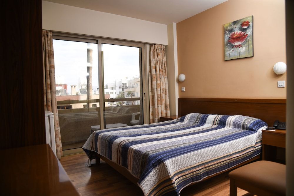 Elysso Hotel Standard Double Room, City View 5