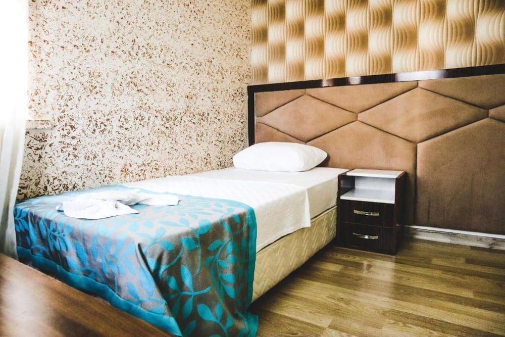 Bir Hotel Standard Room 6