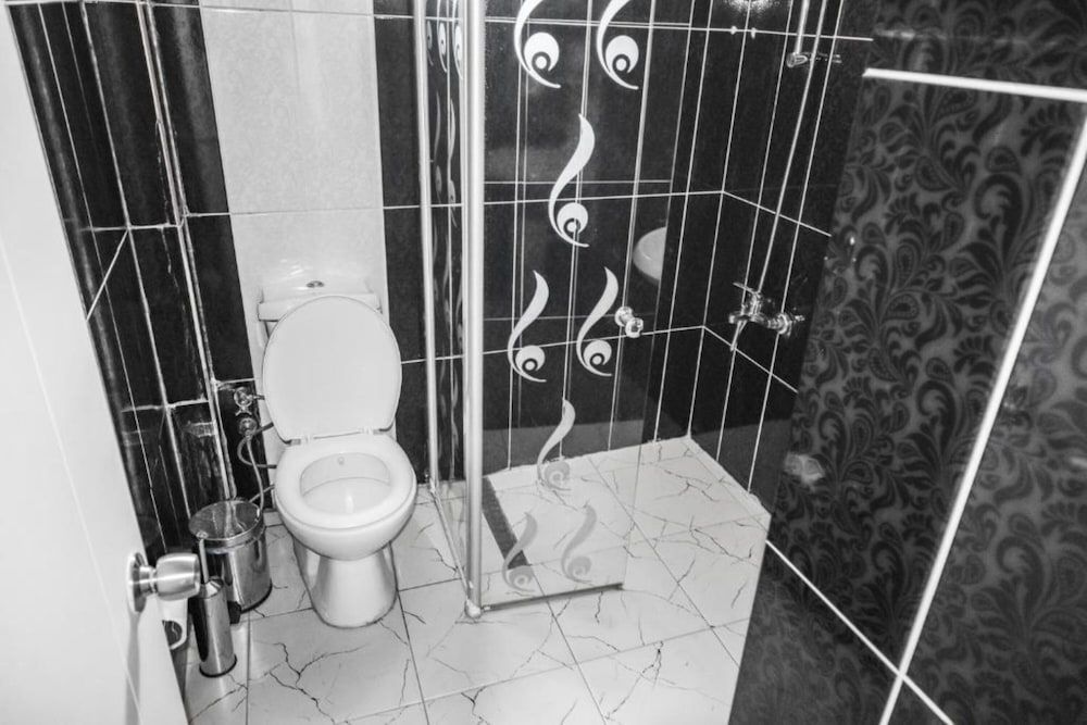 Bir Hotel Standard Room 9