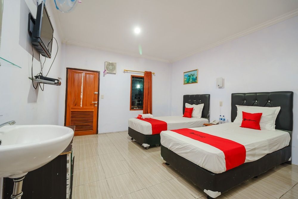 Twin Room (RedDoorz)