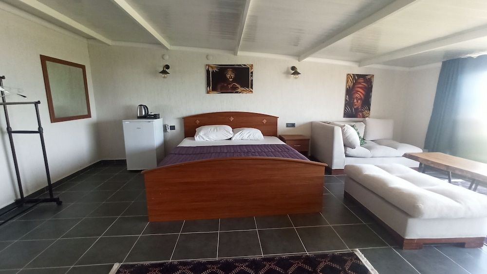 Golyaka Hotel Family Suite, 2 Bedrooms 3