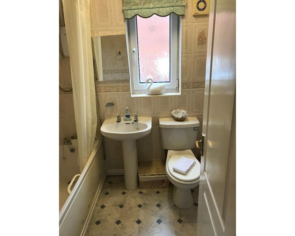 Comfort Single Room, Private Bathroom, Garden View
