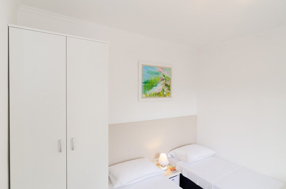 Apartments Kapelica Double Room (Twin or Double Room with Terrace) 7