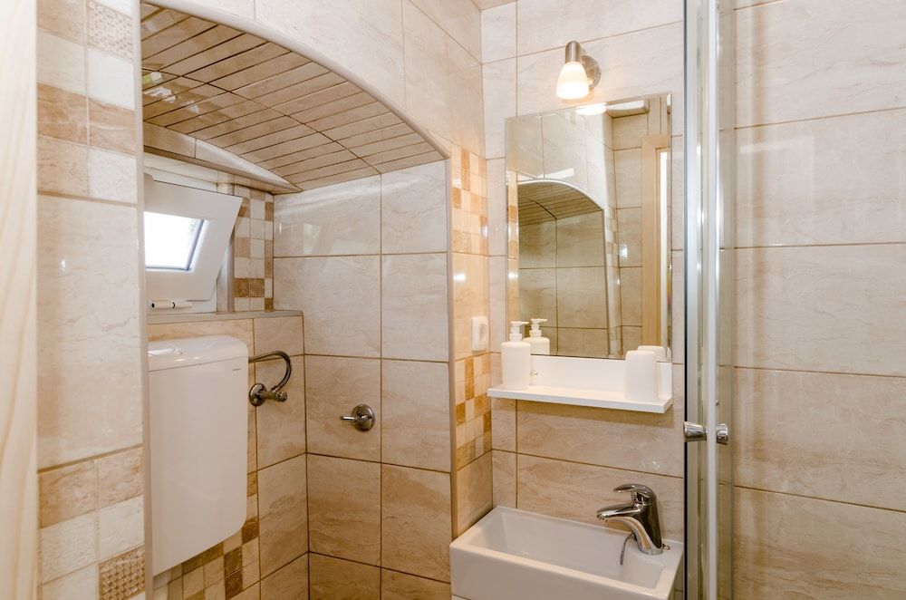 Apartments Kapelica Double Room (Twin or Double Room with Terrace) 12