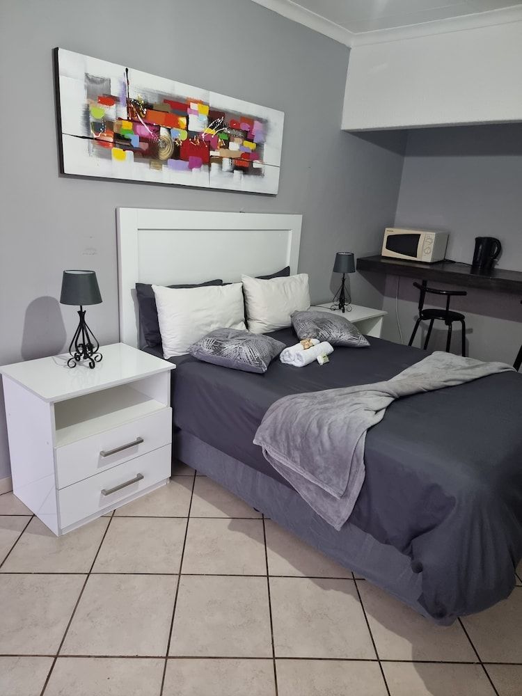 undefined Stay @ Home Airport Lodge 4