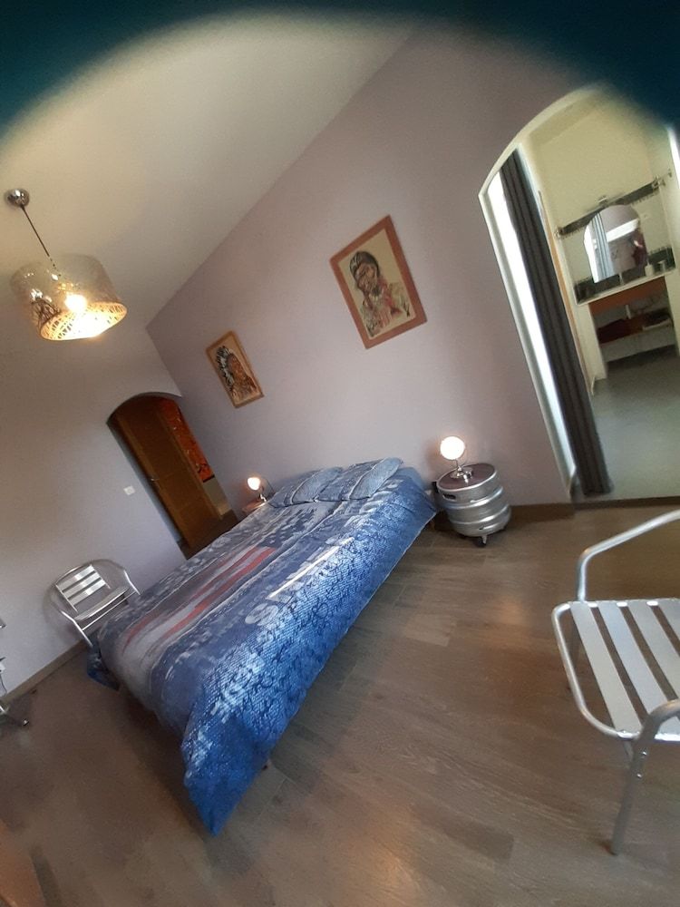 Le clos de la Salamandre Basic Room, 1 Queen Bed, Private Bathroom 4