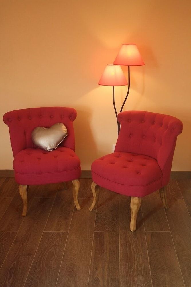 Le clos de la Salamandre Family Triple Room, Multiple Beds, Balcony, Pool View 3