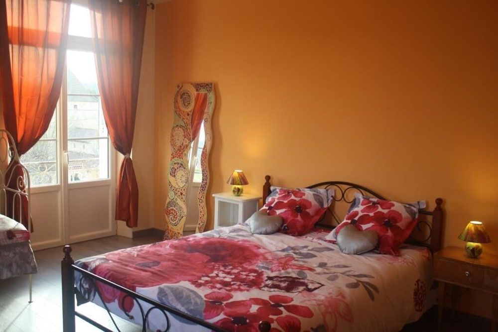 Le clos de la Salamandre Family Triple Room, Multiple Beds, Balcony, Pool View 2