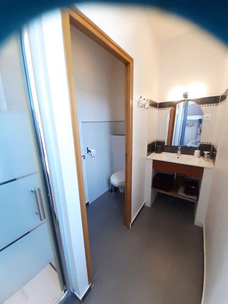 Le clos de la Salamandre Basic Room, 1 Queen Bed, Private Bathroom 10