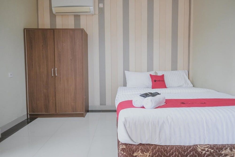 Premium Room (RedDoorz)