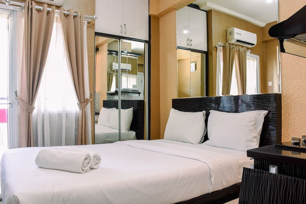 undefined Cozy Stay Studio Room at Green Pramuka City Apartment