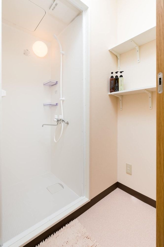 ABC Guesthouse 1F Quadruple Room, Shared Bathroom 8