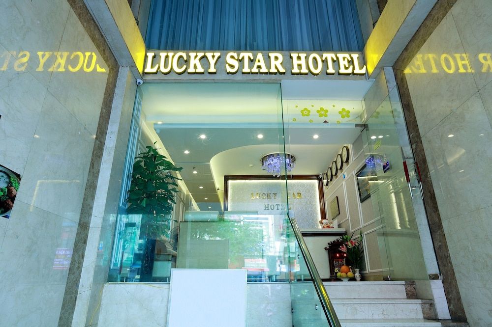 undefined Lucky Star Hotel 266 De Tham 3