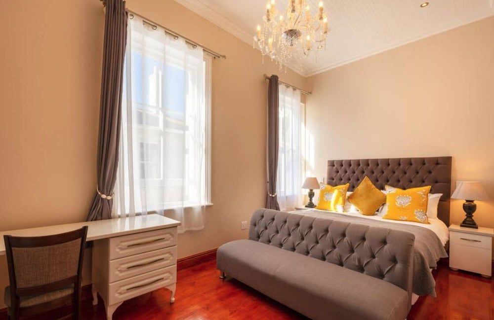 undefined Willets Hotel 6