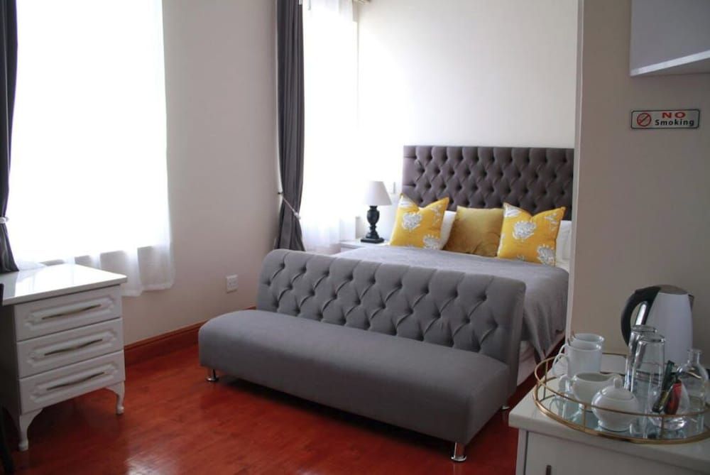 undefined Willets Hotel 4