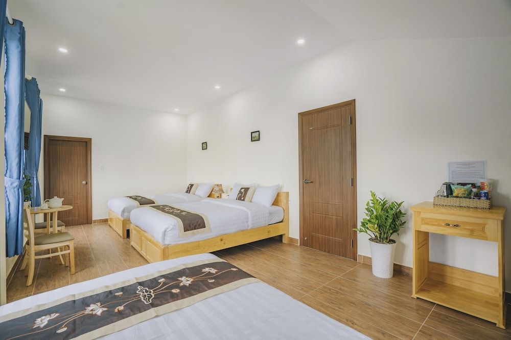 May Trang Villa Comfort Quadruple Room 8