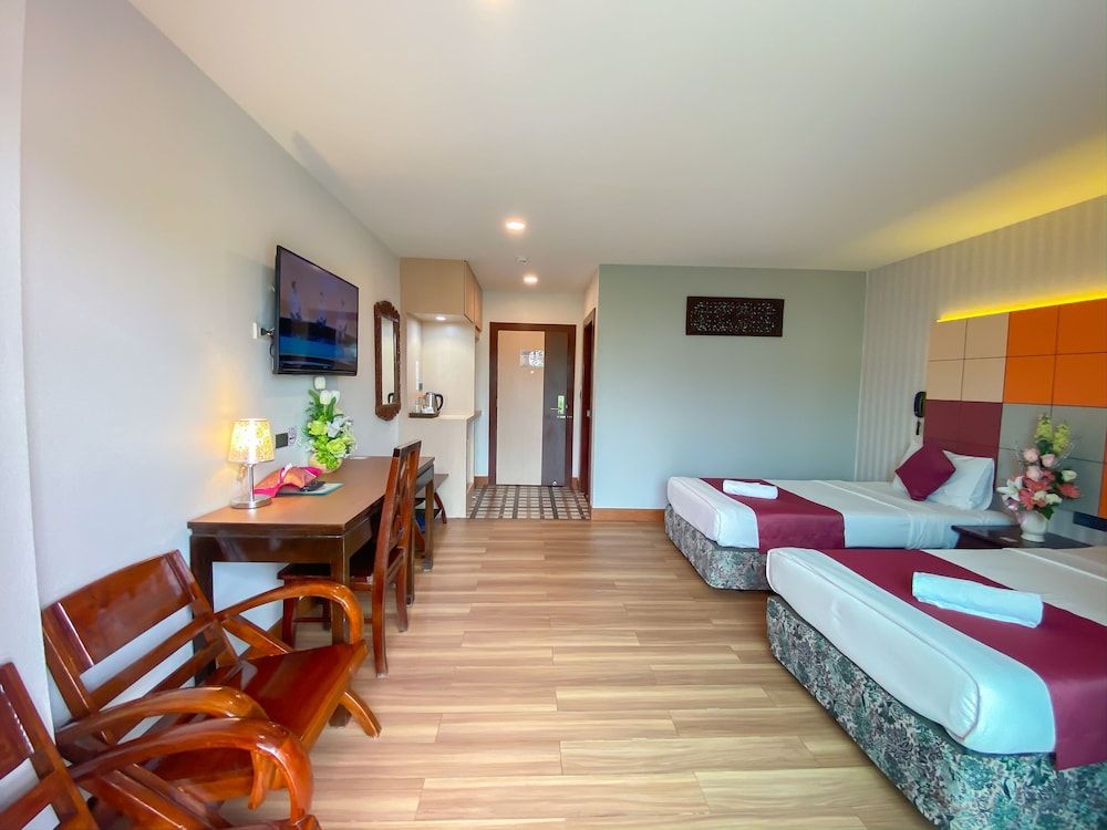 East Inn 15 Rayong Deluxe Twin Room 2