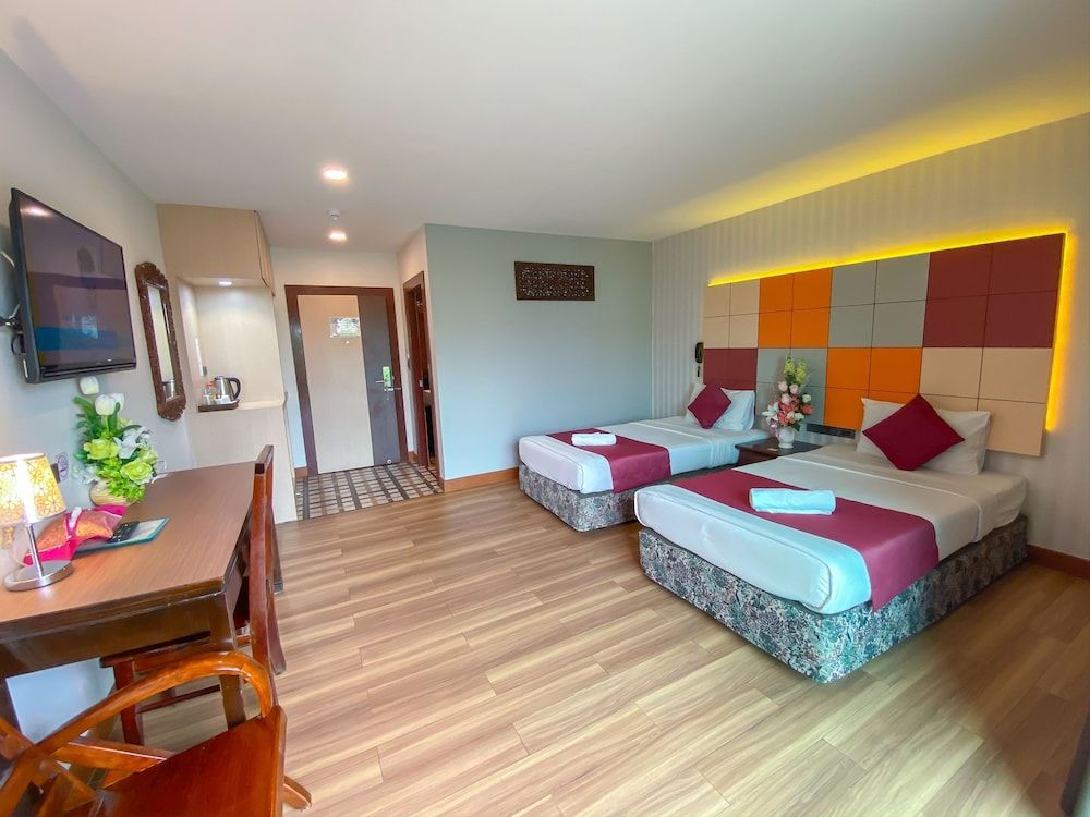East Inn 15 Rayong Deluxe Twin Room 4