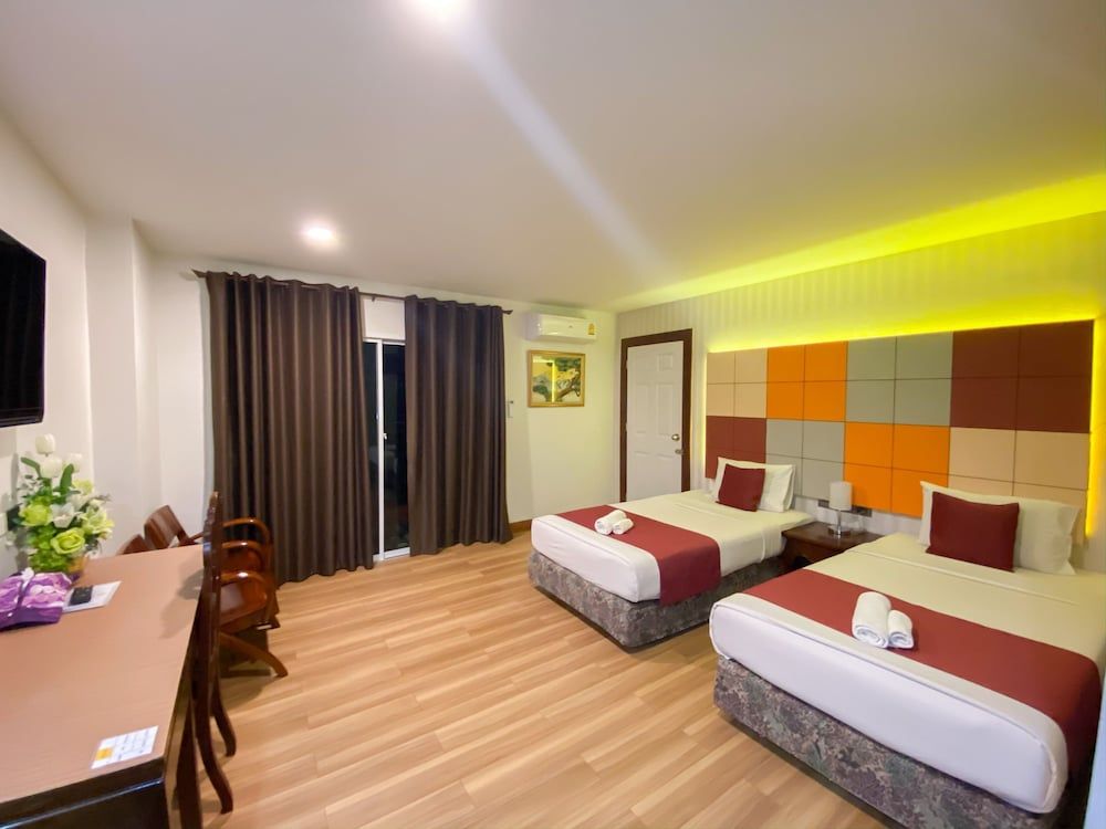 East Inn 15 Rayong Deluxe Twin Room 3