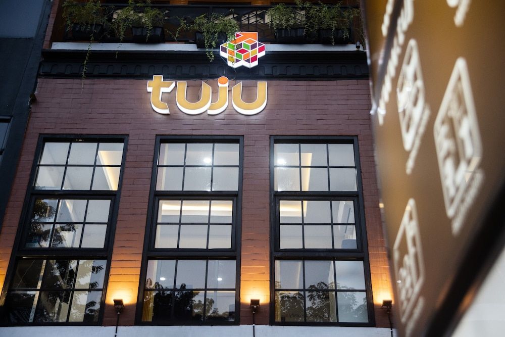 undefined Tuju Arteri Pods 8