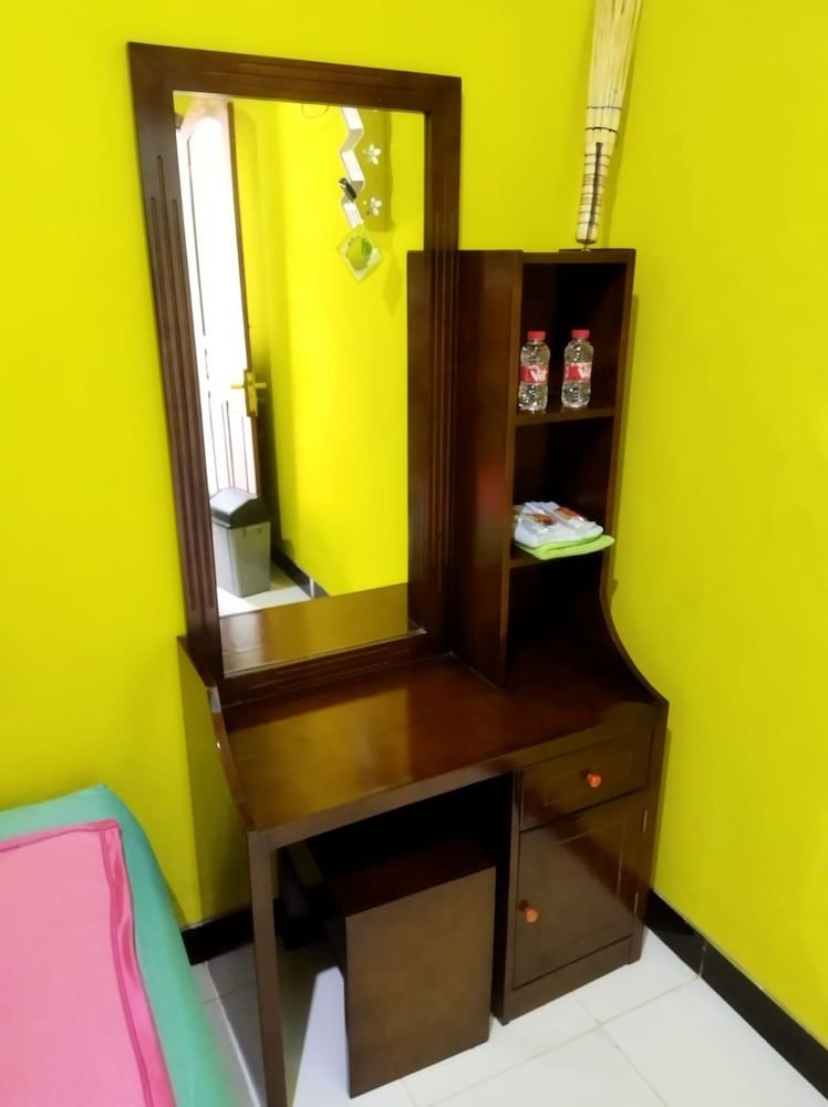 Homestay Punokawan Borobudur Standard Room, 1 Queen Bed, Non Smoking 9