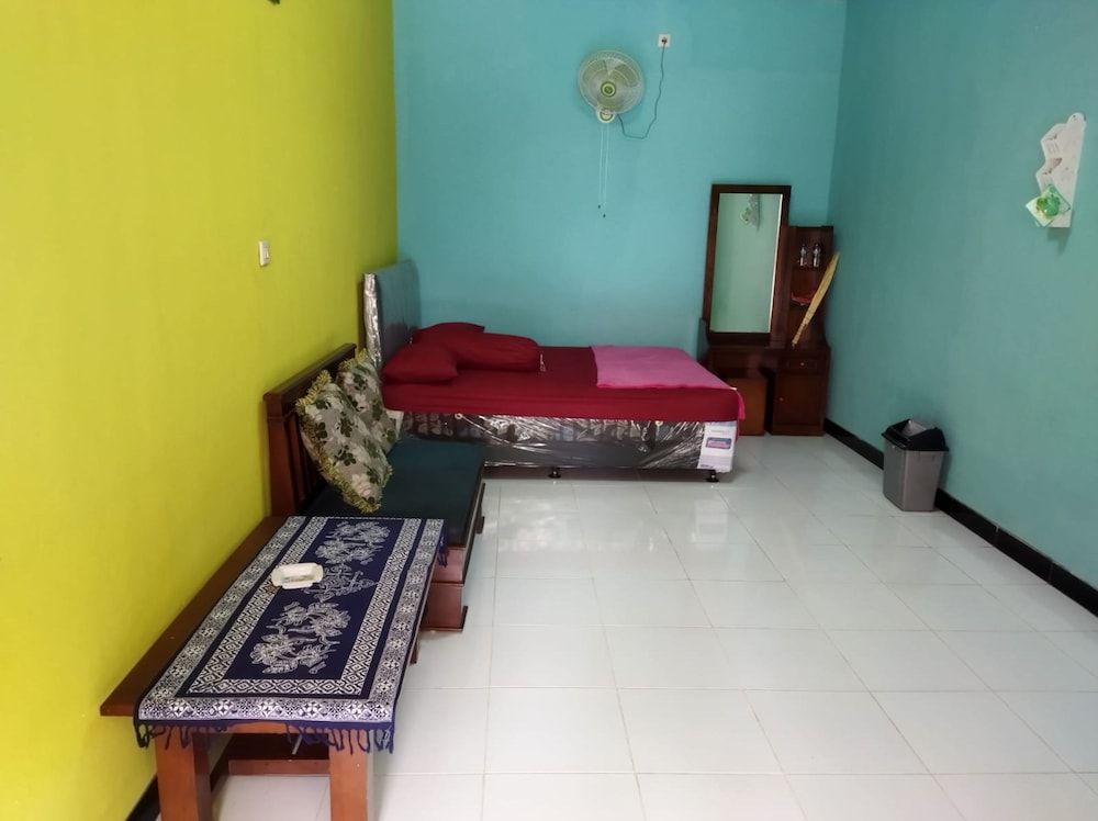 Homestay Punokawan Borobudur Standard Room, 1 Queen Bed, Non Smoking 6