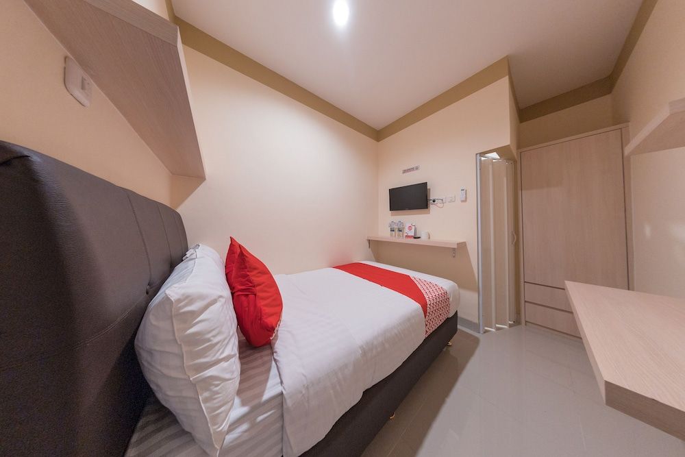 OYO 478 Balcon Biru Standard Double Room 6