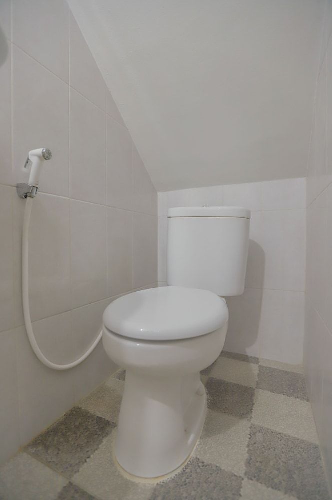 OYO 478 Balcon Biru Standard Double Room 8