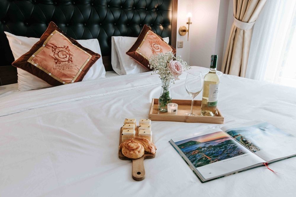 Golden Coto Hotel Family Room 6