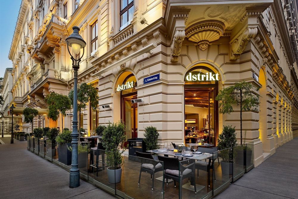 undefined The Ritz-Carlton, Vienna 6