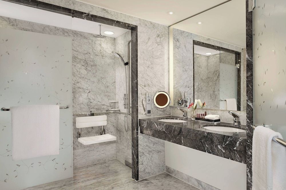 The Ritz-Carlton, Vienna Deluxe Room, 1 King Bed 7