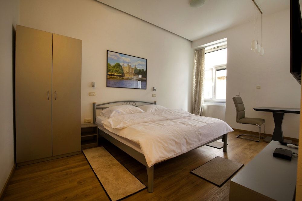 undefined Gajeva 4 8