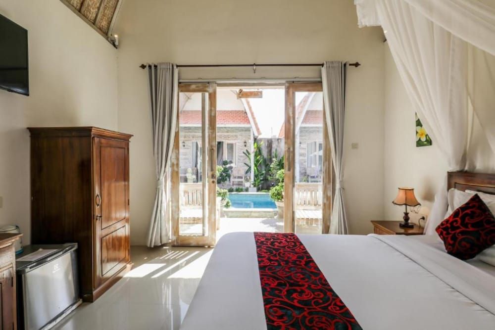 The Box Paradise Bungalow Deluxe Double Room, Pool View 5