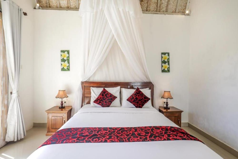 The Box Paradise Bungalow Deluxe Double Room, Pool View 8