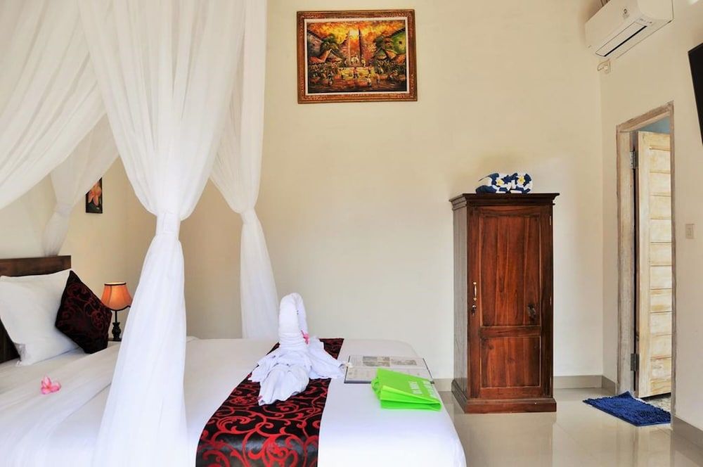 The Box Paradise Bungalow Deluxe Double Room, Pool View 2