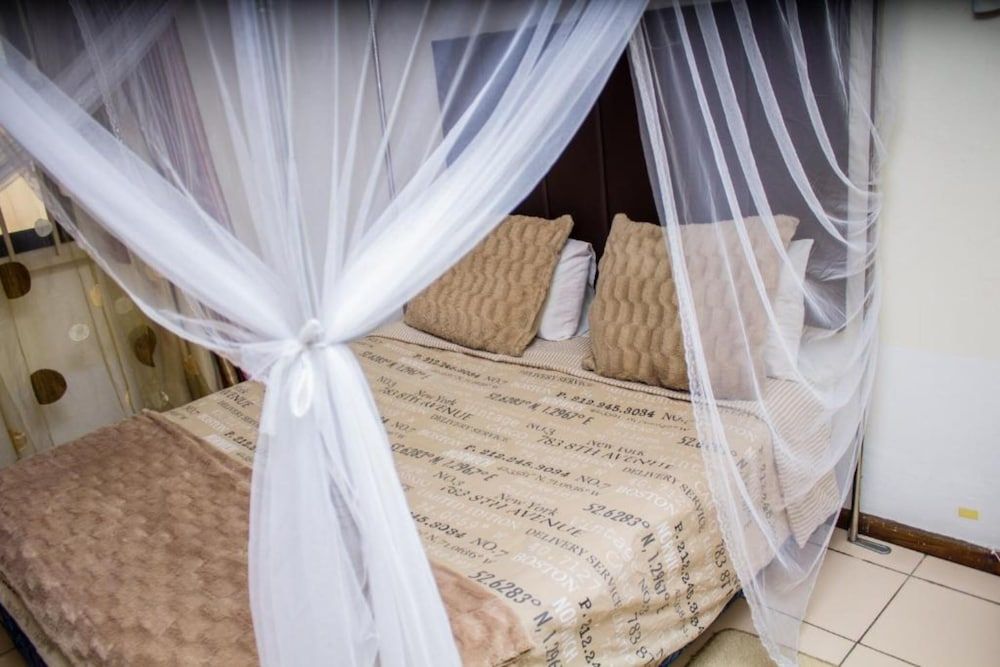 undefined Rugems Executive Lodge 7