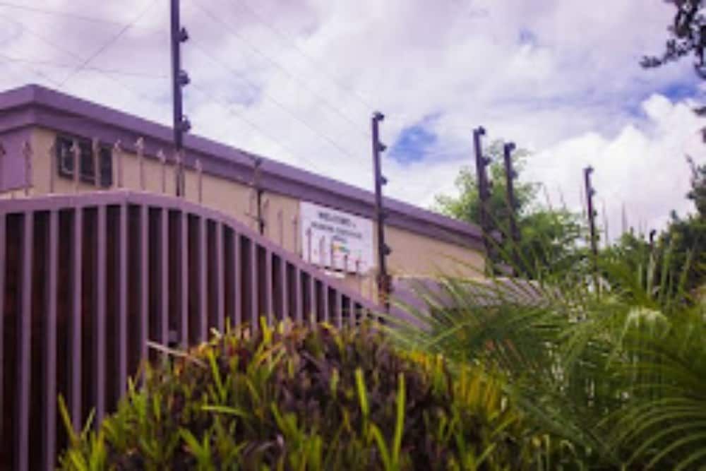 undefined Rugems Executive Lodge 2