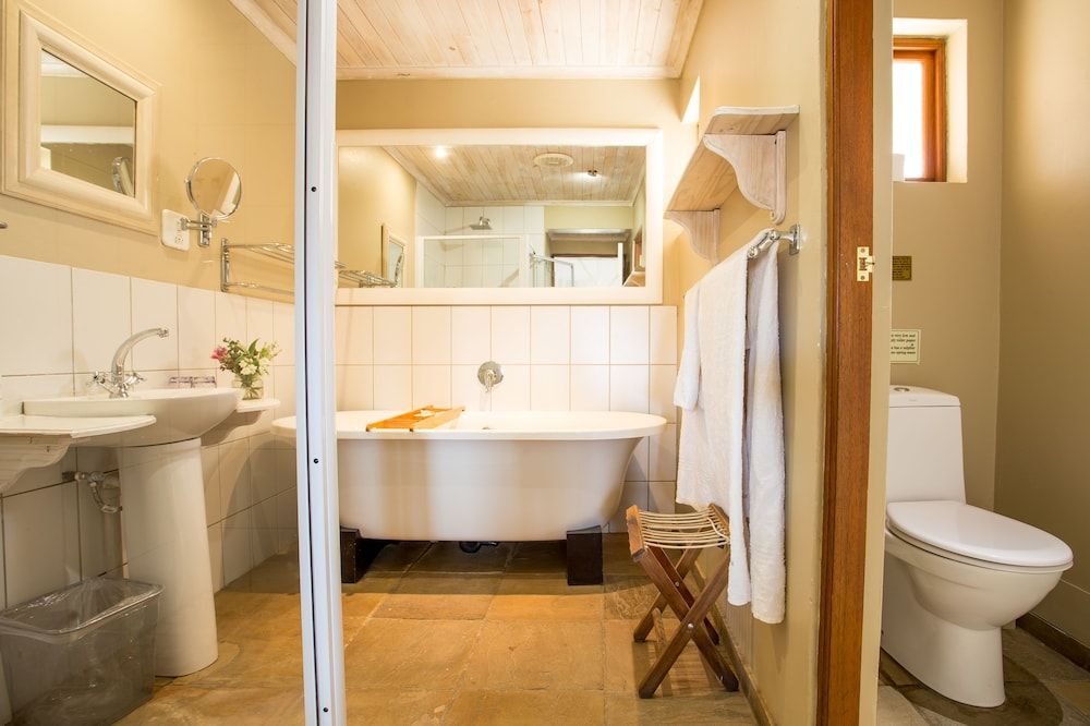 De Zeekoe Guest Farm Luxury Room, Mountain View 12