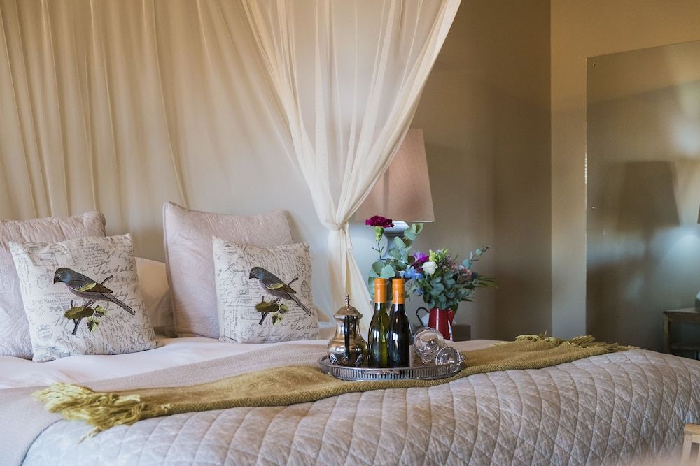 Honeymoon Suite (Superior)