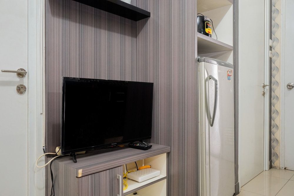 Comfy and Clean 2BR Green Pramuka Apartment Room 20