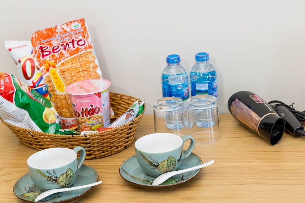 Anh Villa Hotel Deluxe Quadruple Room, Mountain View 8