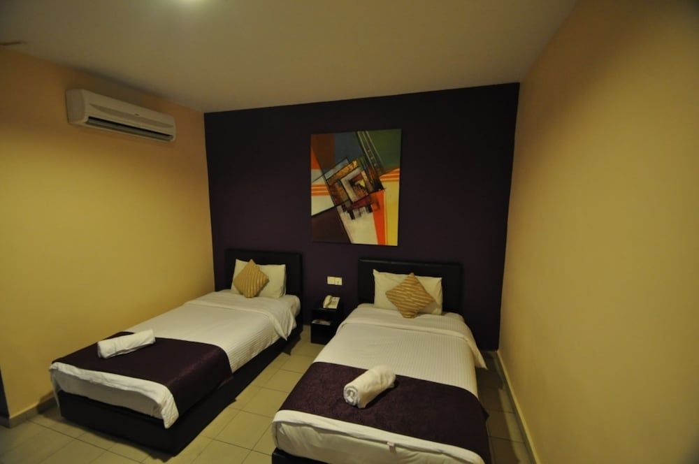 Biz Hotel Standard Twin Room 2