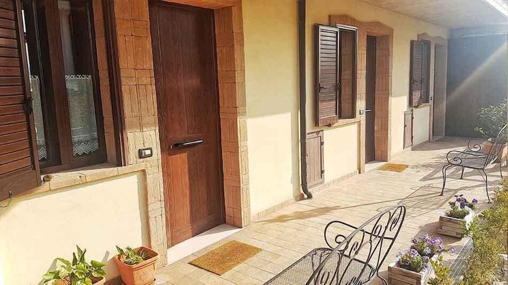 undefined Affittacamere La Madonnina