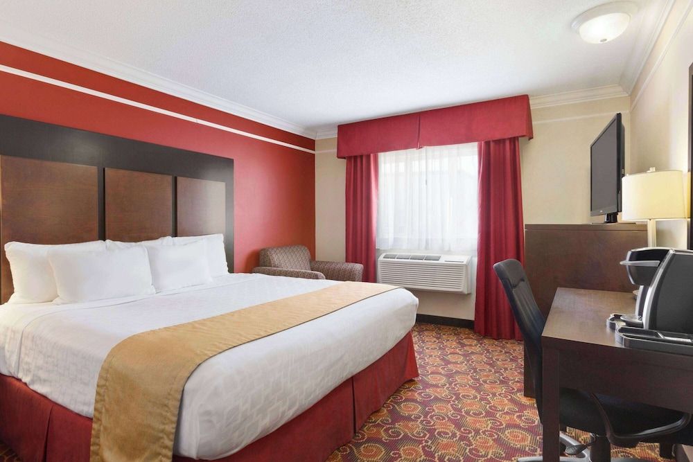 Standard Room, 1 King Bed