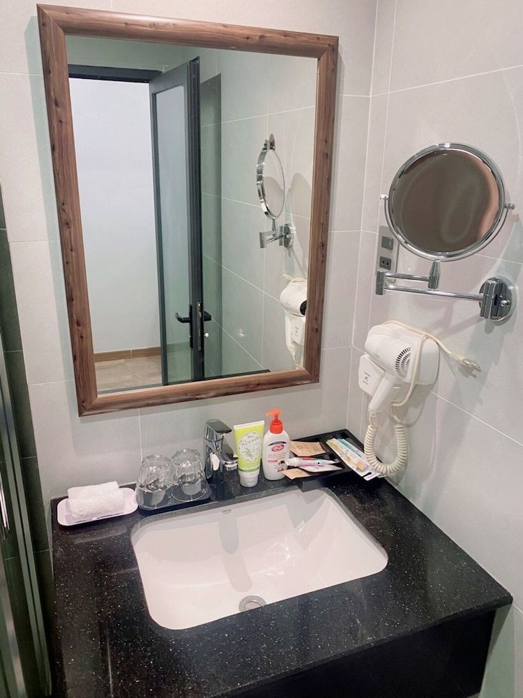 Q Hotel Dalat Superior Double Room 10