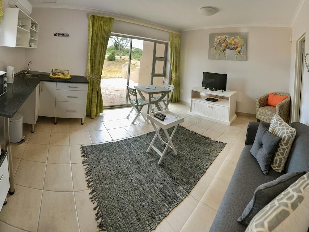 Addo River-View Lodge Suite, 1 Bedroom (The Elephant Suite) 3